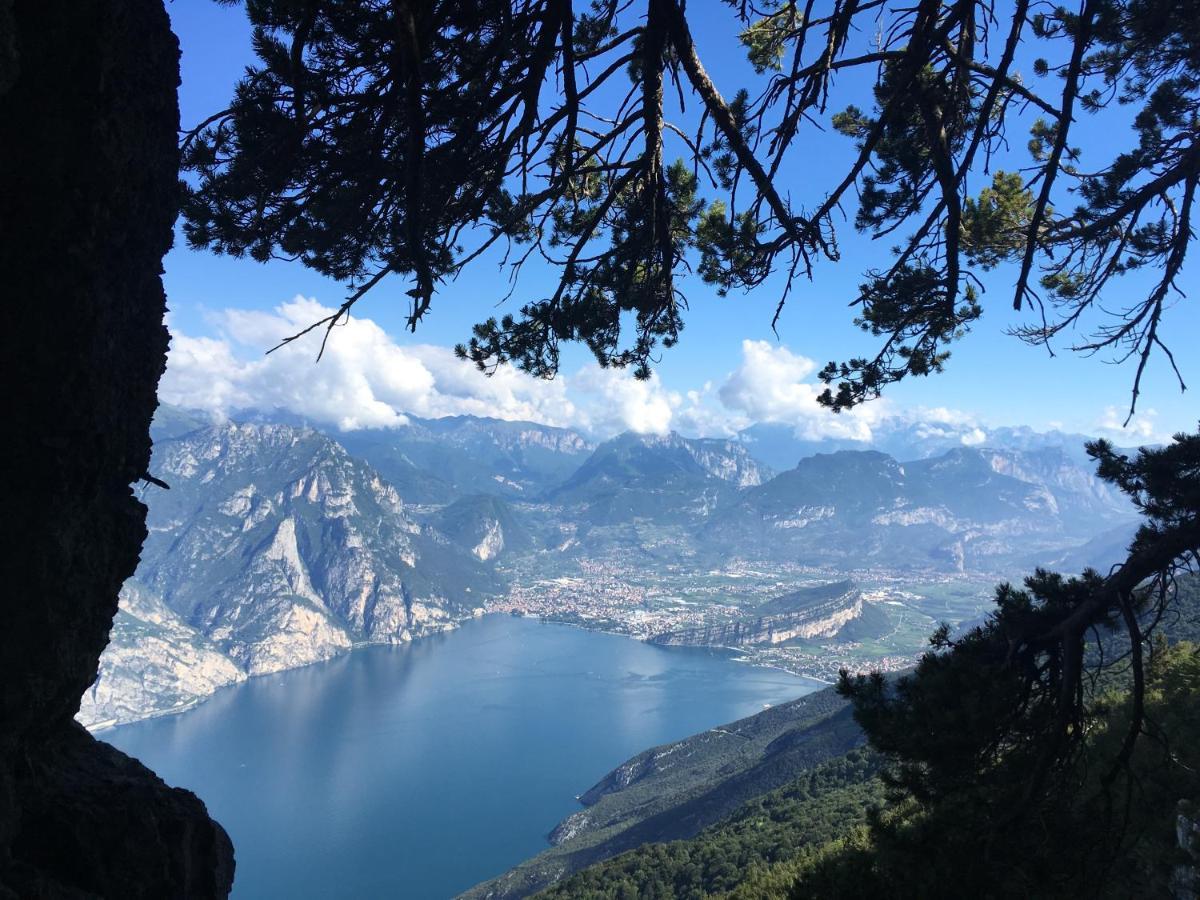 Apartments Panoramica Malcesine Bagian luar foto