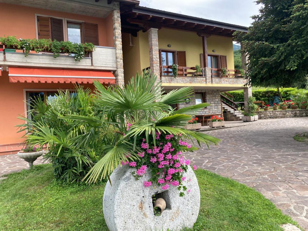 Apartments Panoramica Malcesine Bagian luar foto